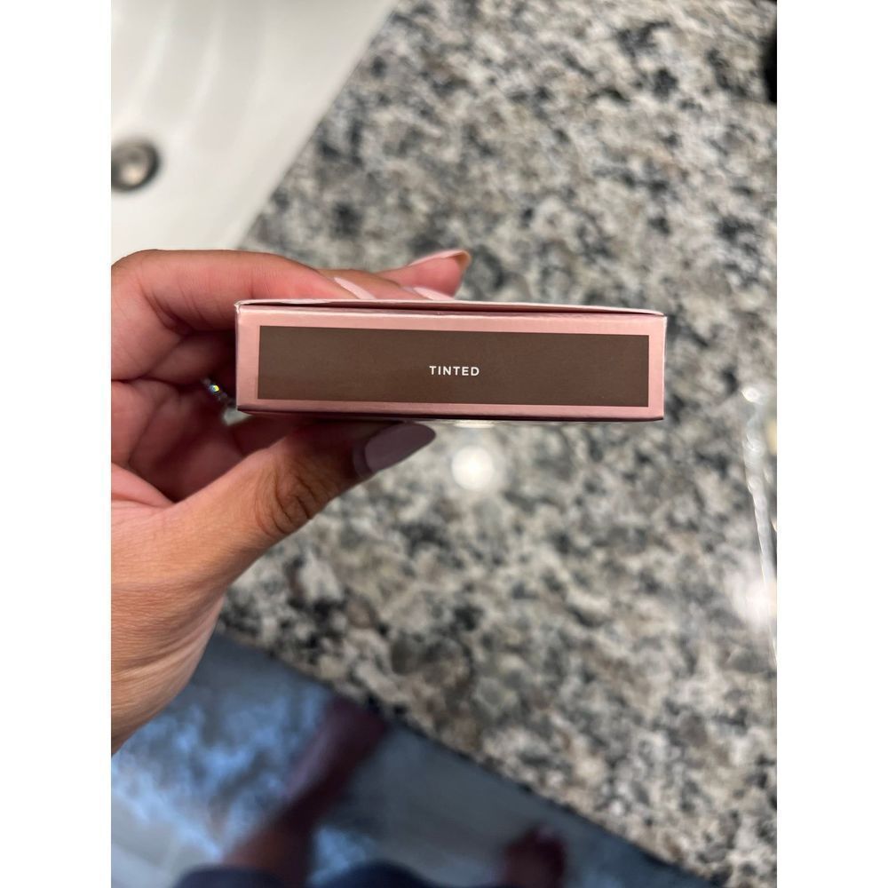 PATRICK TA Major Brow Shaping Wax Tinted - Picture 2 of 3